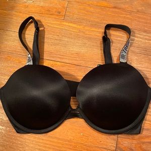 Victoria’s Secret very sexy bombshell bra